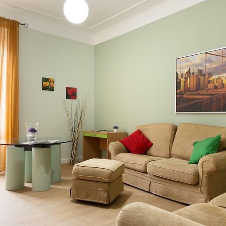 רומא Beautiful Apartment In San Giovanni Close To Colosseo מראה חיצוני תמונה
