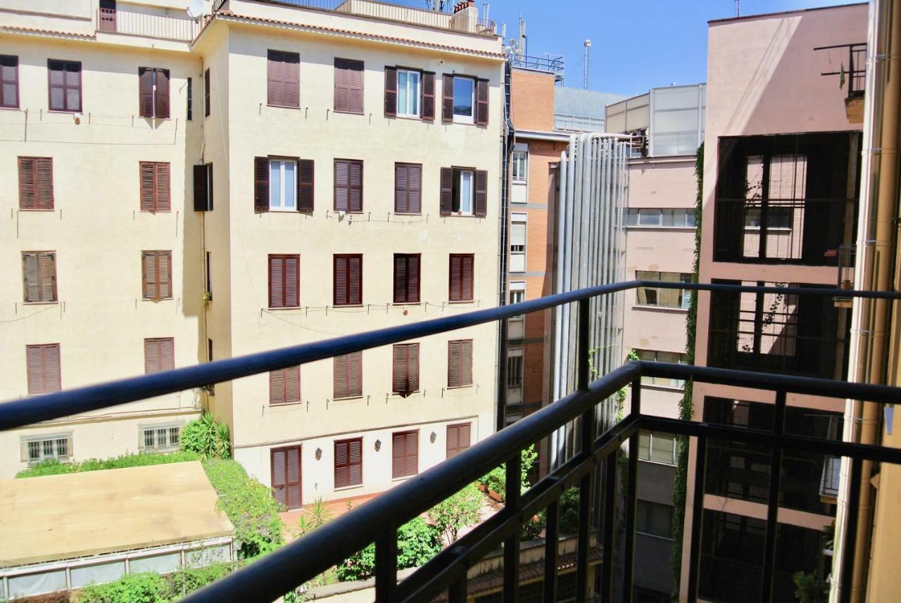 רומא Beautiful Apartment In San Giovanni Close To Colosseo מראה חיצוני תמונה