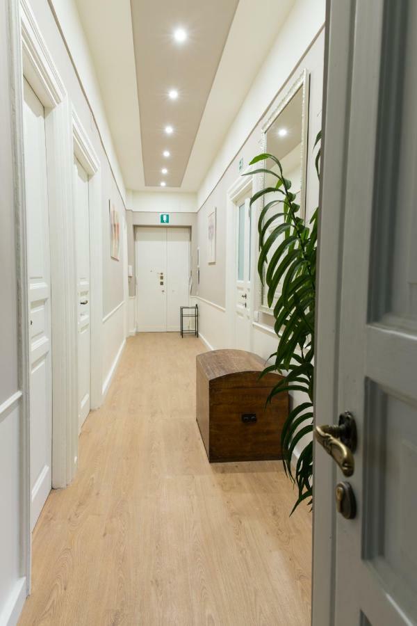 רומא Beautiful Apartment In San Giovanni Close To Colosseo מראה חיצוני תמונה