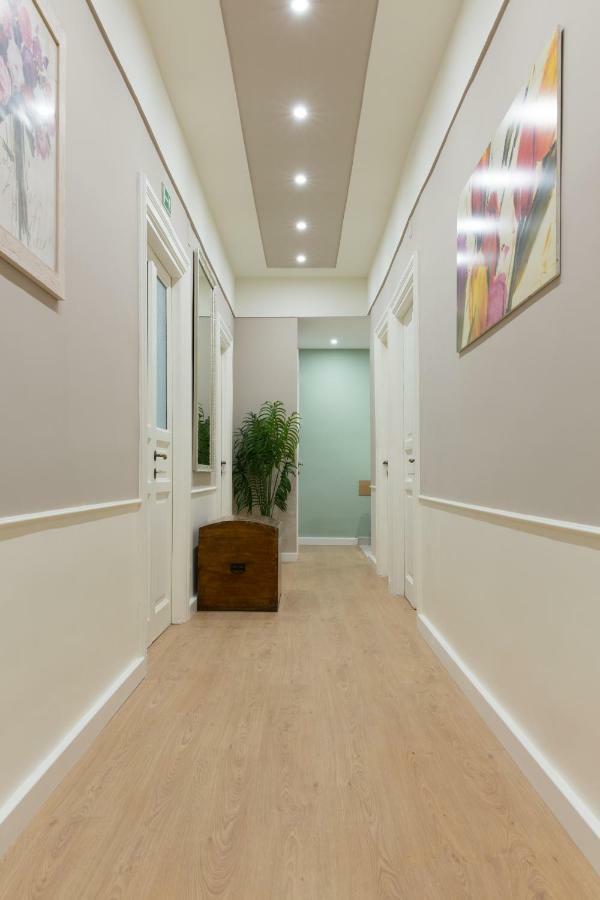 רומא Beautiful Apartment In San Giovanni Close To Colosseo מראה חיצוני תמונה