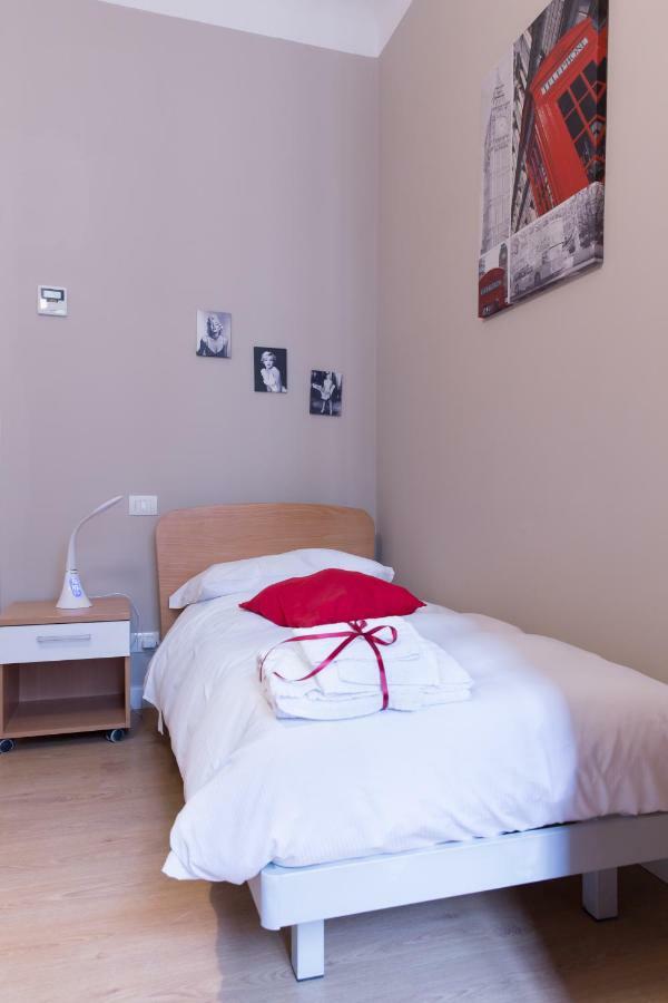 רומא Beautiful Apartment In San Giovanni Close To Colosseo מראה חיצוני תמונה